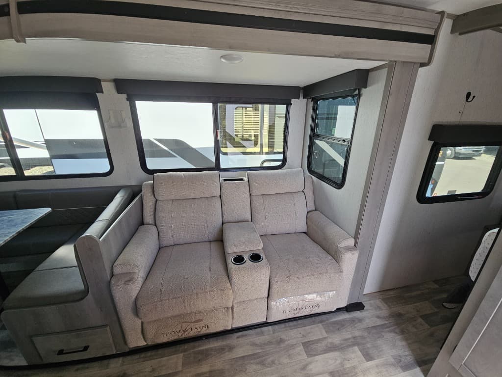 2022 Dutchmen 2022 Dutchmen Kodiak Ultra-Lite - thumbnail 10