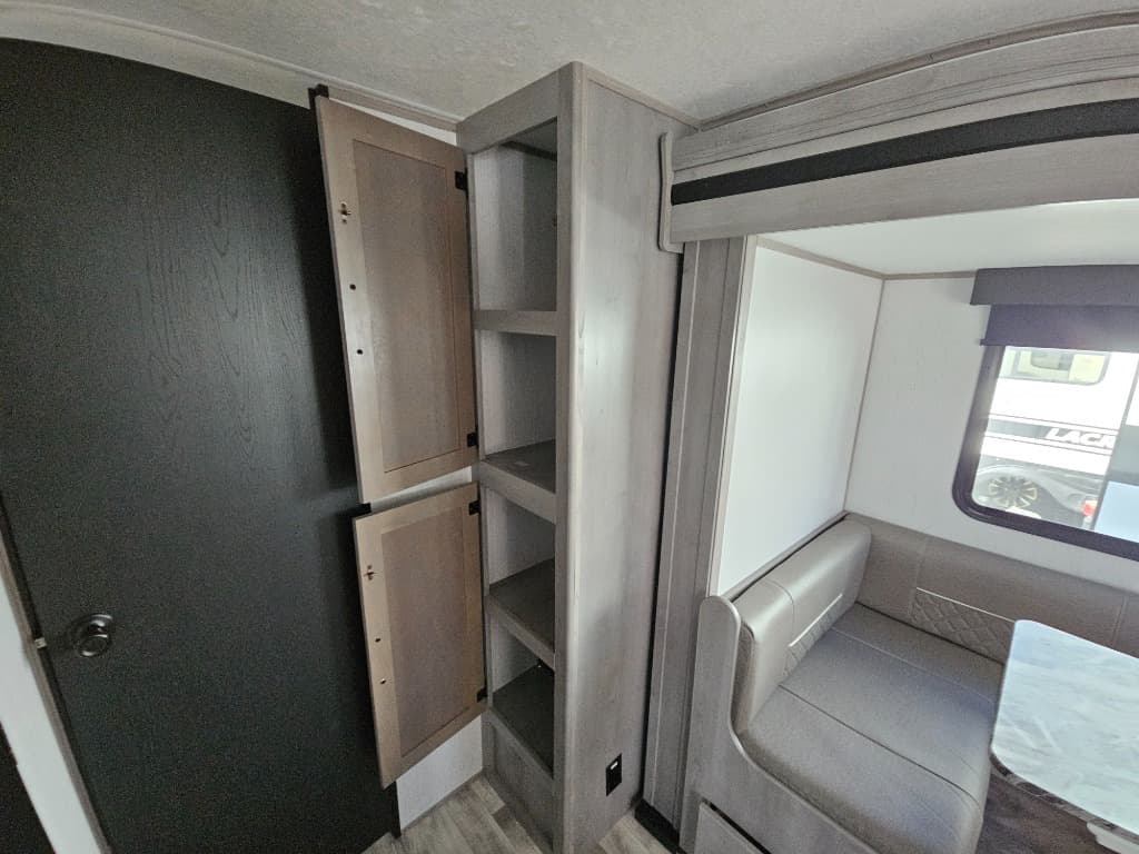 2022 Dutchmen 2022 Dutchmen Kodiak Ultra-Lite - thumbnail 15