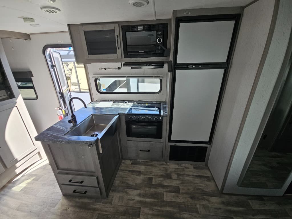 2022 Dutchmen 2022 Dutchmen Kodiak Ultra-Lite - thumbnail 16