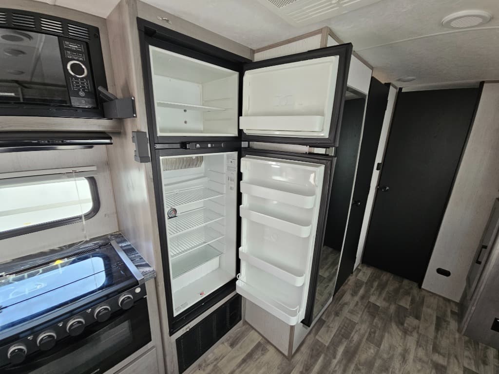 2022 Dutchmen 2022 Dutchmen Kodiak Ultra-Lite - thumbnail 17