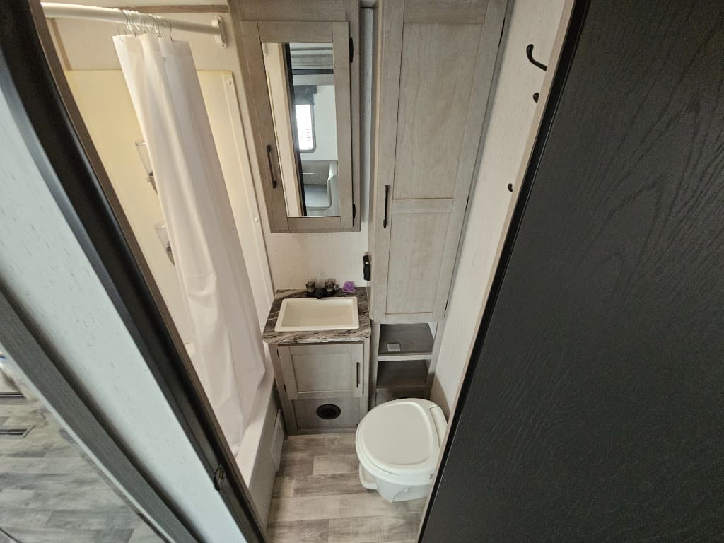 2022 Dutchmen 2022 Dutchmen Kodiak Ultra-Lite - thumbnail 28