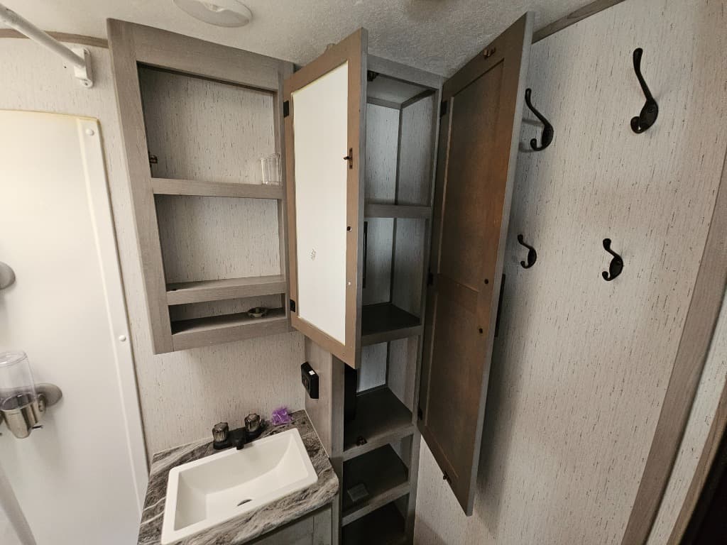 2022 Dutchmen 2022 Dutchmen Kodiak Ultra-Lite - thumbnail 31