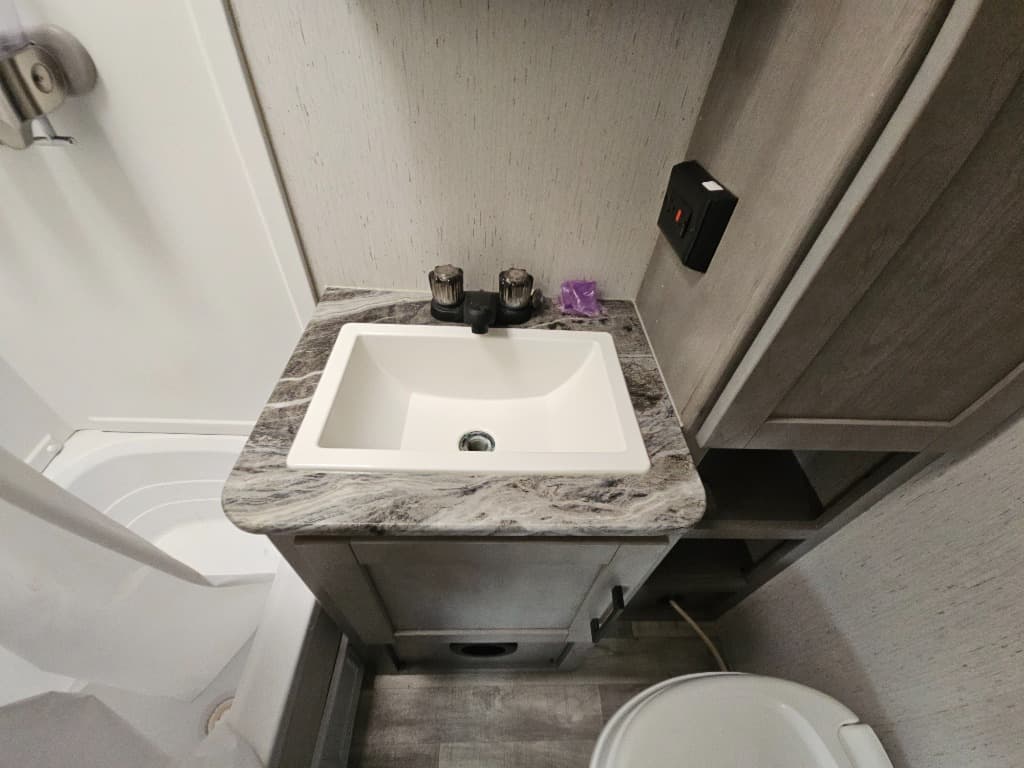 2022 Dutchmen 2022 Dutchmen Kodiak Ultra-Lite - thumbnail 32