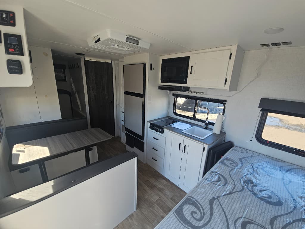 2023 Keystone RV 2023 Keystone RV Hideout - thumbnail 6