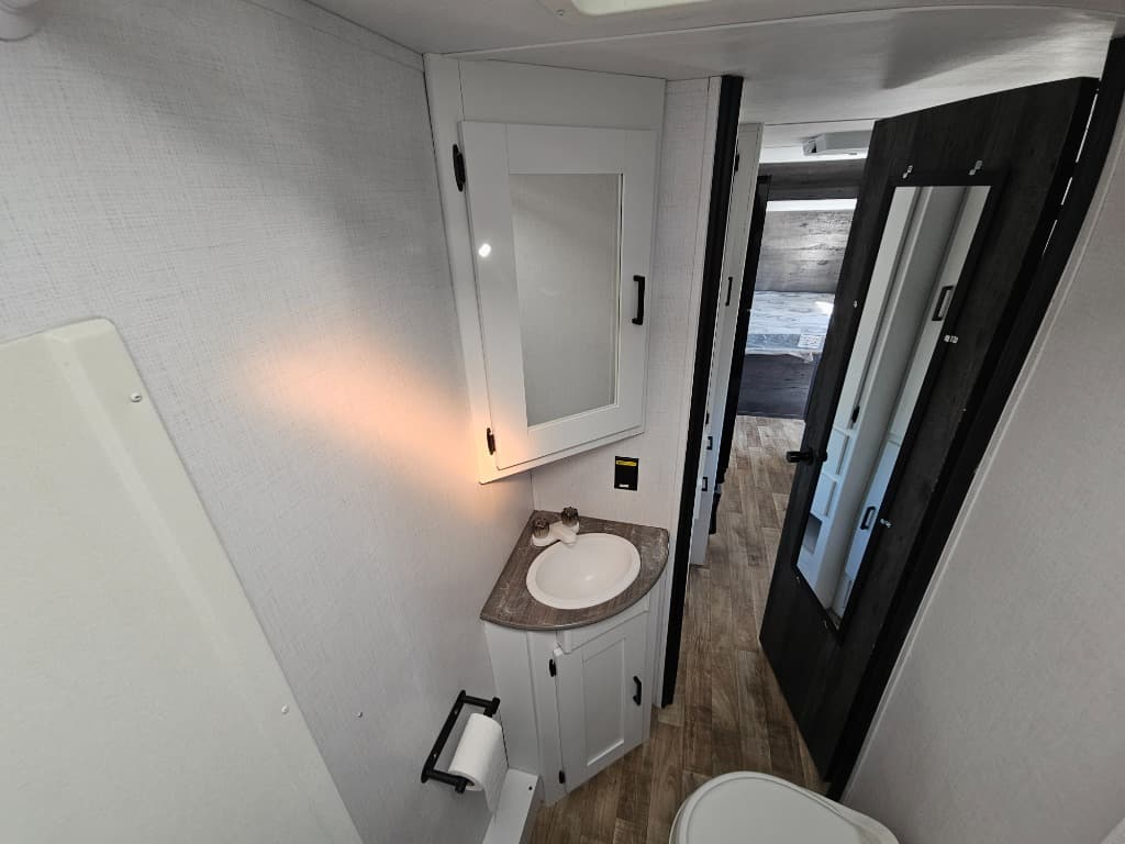 2023 Keystone RV 2023 Keystone RV Hideout - thumbnail 25