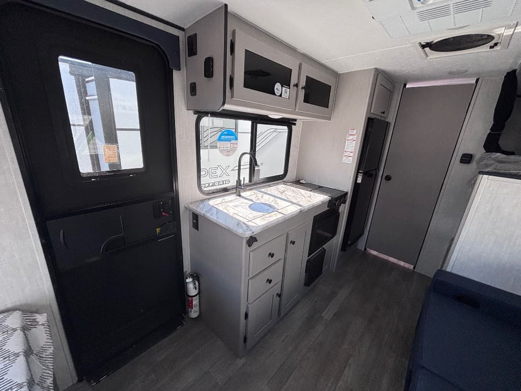 2025 Coachmen 2025 Coachmen Apex Nano - thumbnail 7