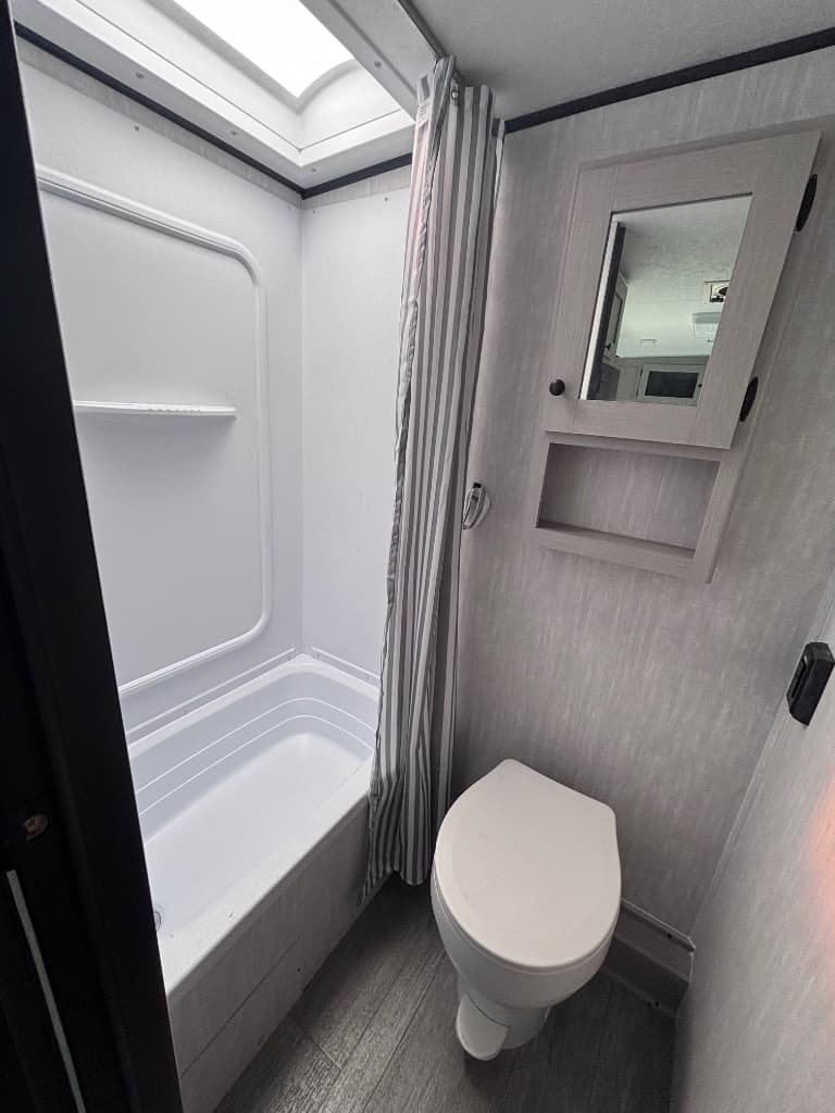 2025 Coachmen 2025 Coachmen Apex Nano - thumbnail 10