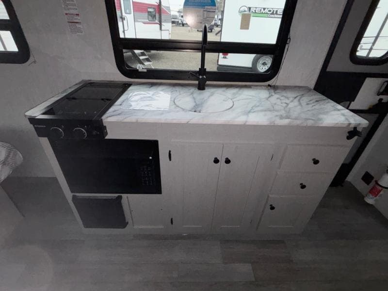 2025 Coachmen 2025 Coachmen Remote - thumbnail 4