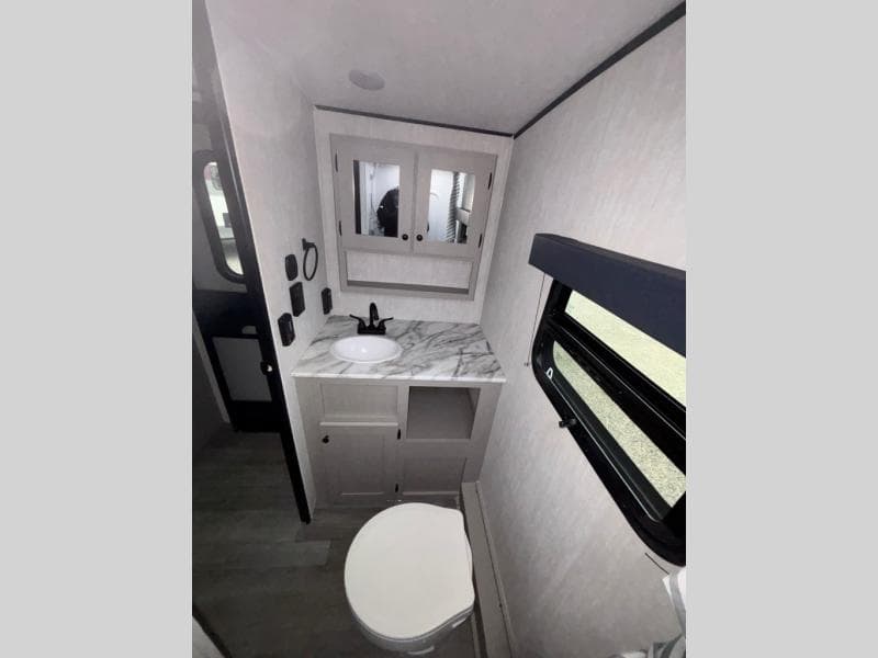 2025 Coachmen 2025 Coachmen Remote - thumbnail 6