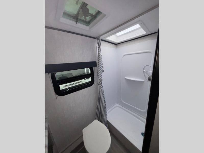 2025 Coachmen 2025 Coachmen Remote - thumbnail 9