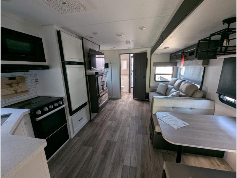 2025 Venture RV 2025 Venture RV SportTrek Touring Edition - thumbnail 3