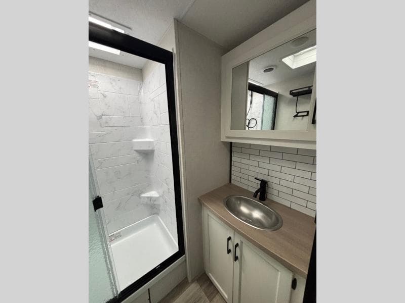 2025 Venture RV 2025 Venture RV SportTrek Touring Edition - thumbnail 10