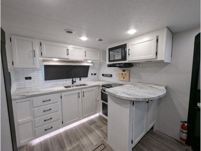 2025 Venture RV 2025 Venture RV Stratus - thumbnail 8