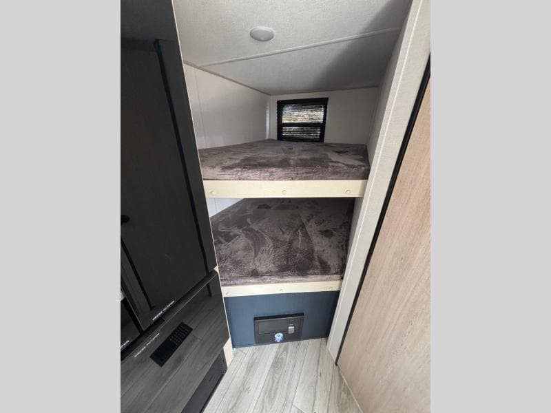 2025 Prime Time RV 2025 Prime Time RV Avenger - thumbnail 4