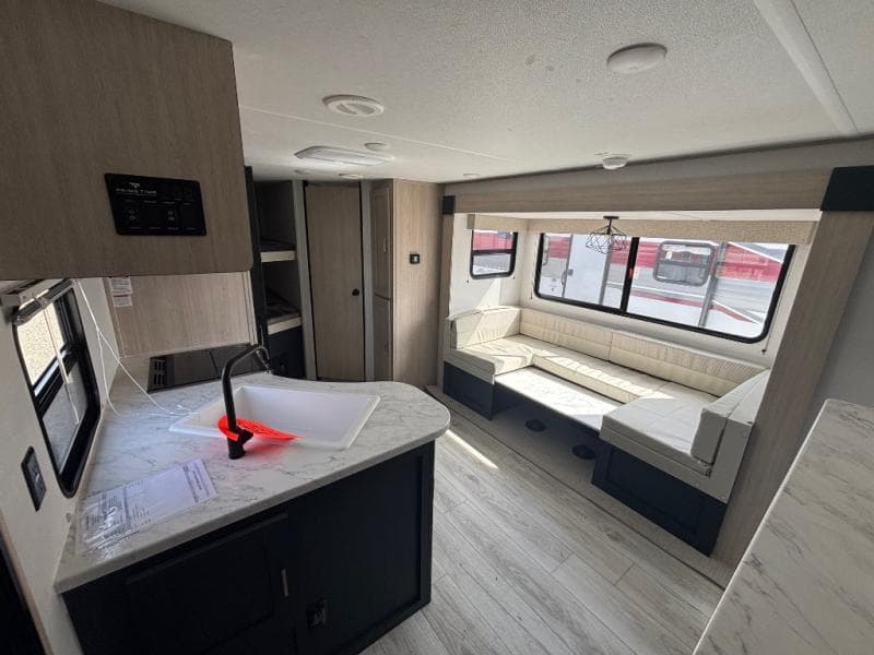 2025 Prime Time RV 2025 Prime Time RV Avenger - thumbnail 6