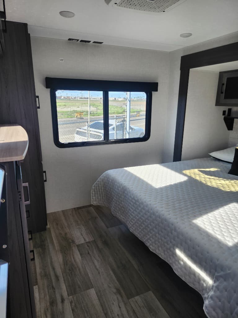 2025 Venture RV 2025 Venture RV SportTrek Touring Edition - thumbnail 10