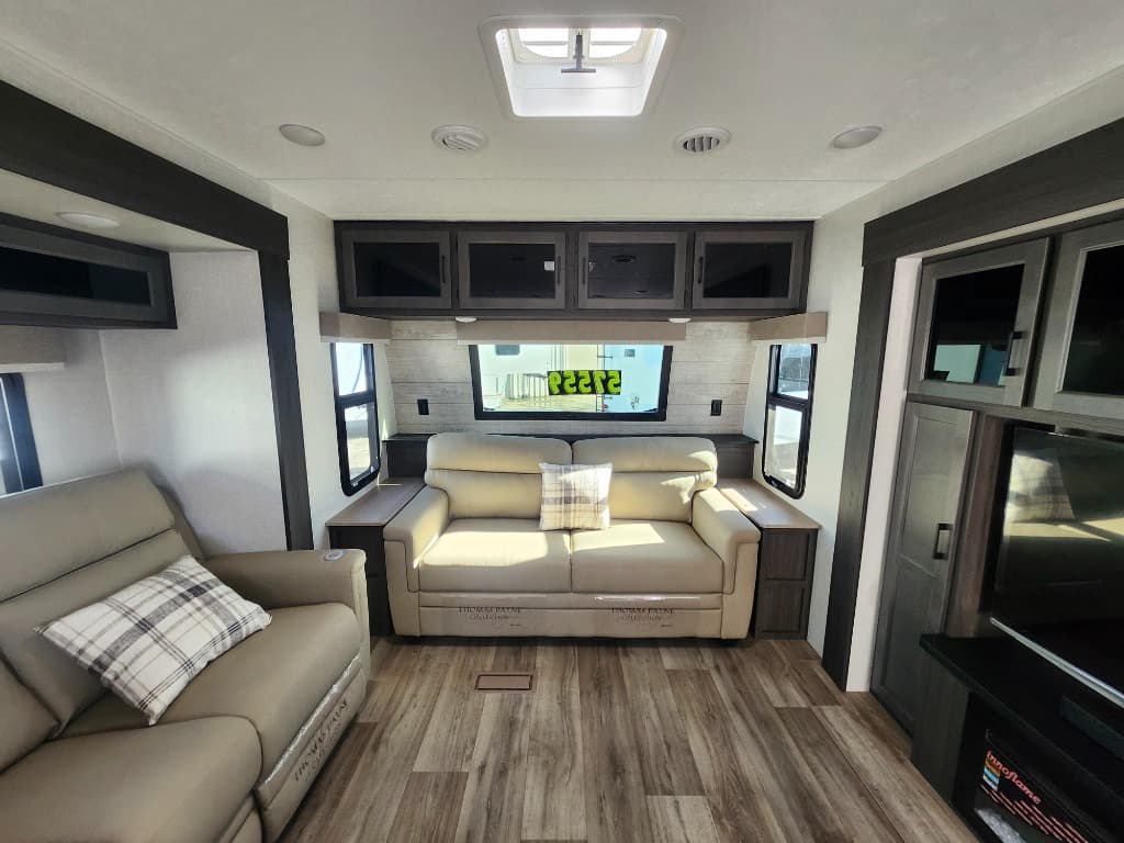 2025 Venture RV 2025 Venture RV SportTrek Touring Edition - thumbnail 21