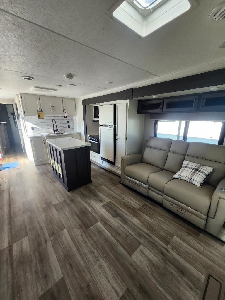 2025 Venture RV 2025 Venture RV SportTrek Touring Edition - thumbnail 23