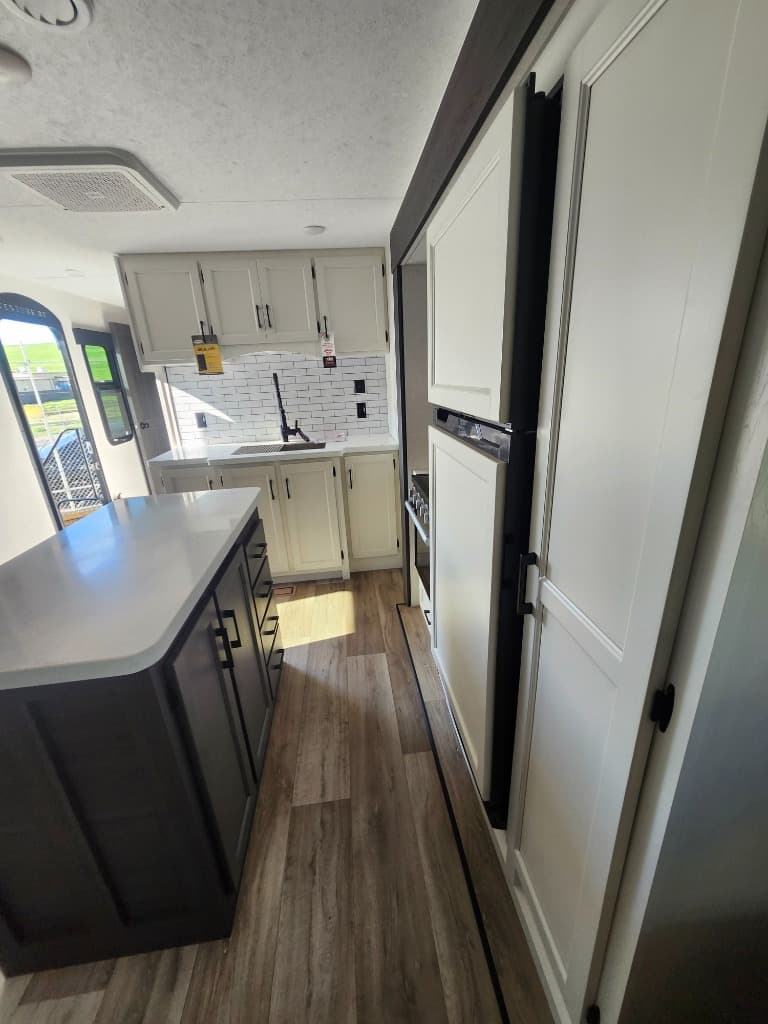 2025 Venture RV 2025 Venture RV SportTrek Touring Edition - thumbnail 25