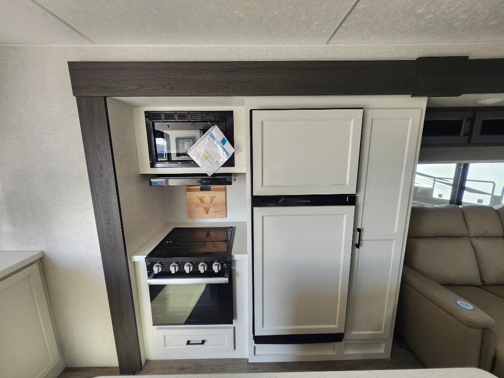 2025 Venture RV 2025 Venture RV SportTrek Touring Edition - thumbnail 26