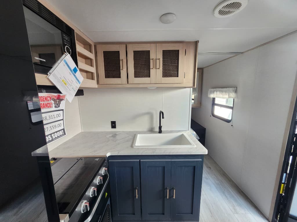 2025 Prime Time RV 2025 Prime Time RV Avenger - thumbnail 13