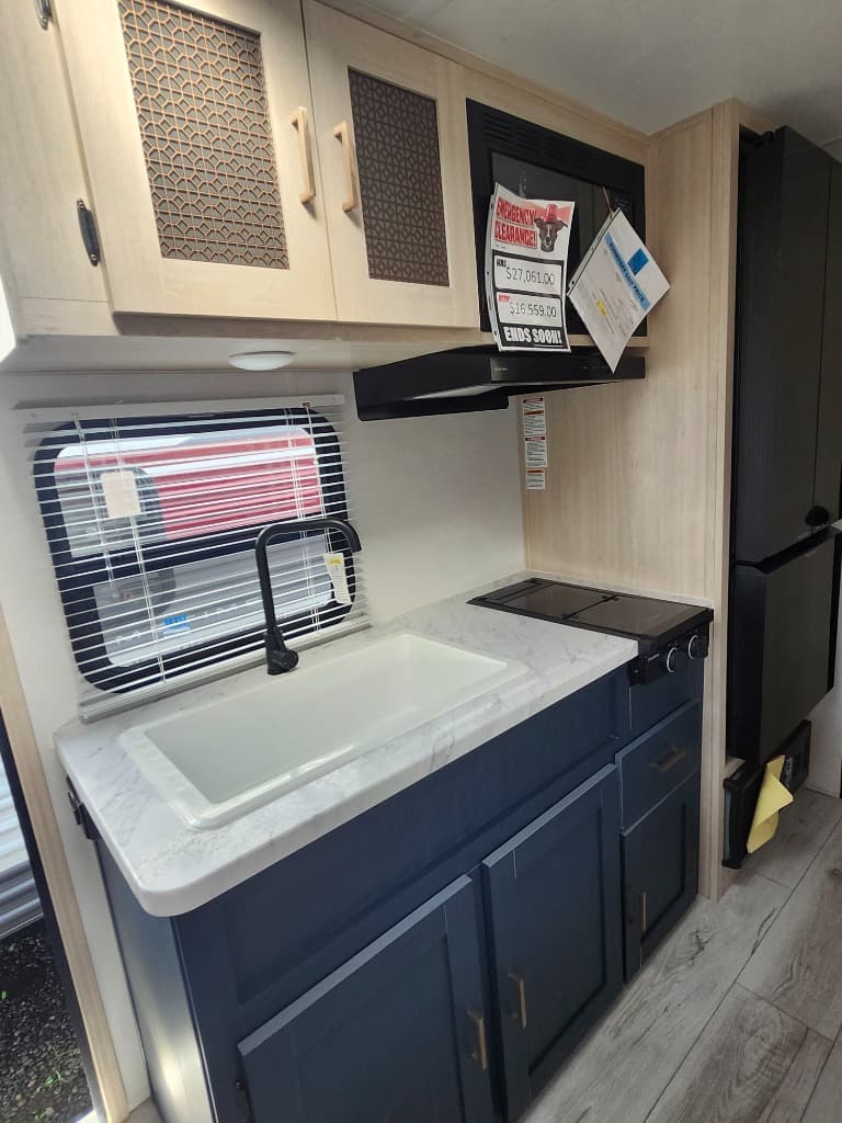 2025 Prime Time RV 2025 Prime Time RV Avenger - thumbnail 11