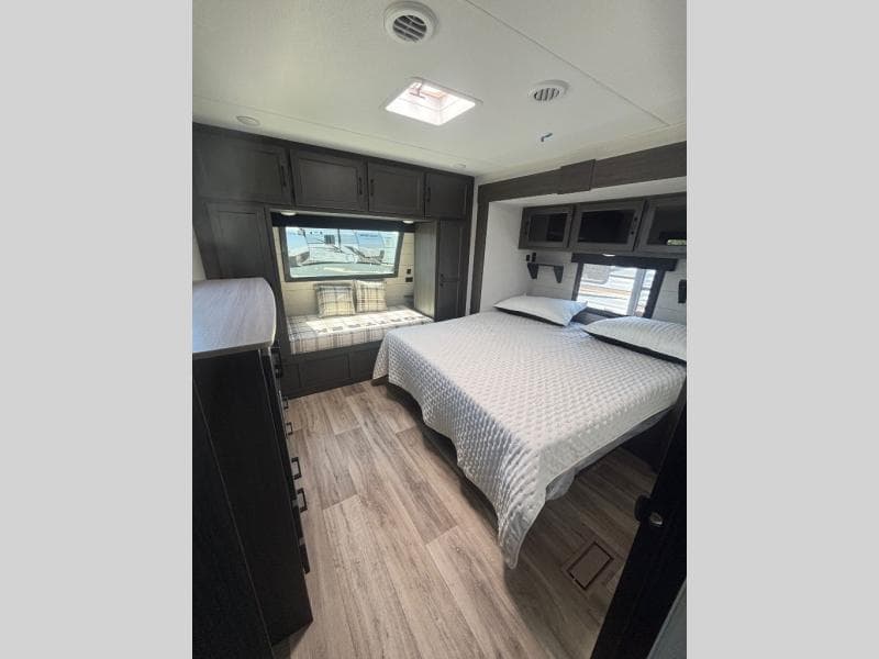 2025 Venture RV 2025 Venture RV SportTrek - thumbnail 7