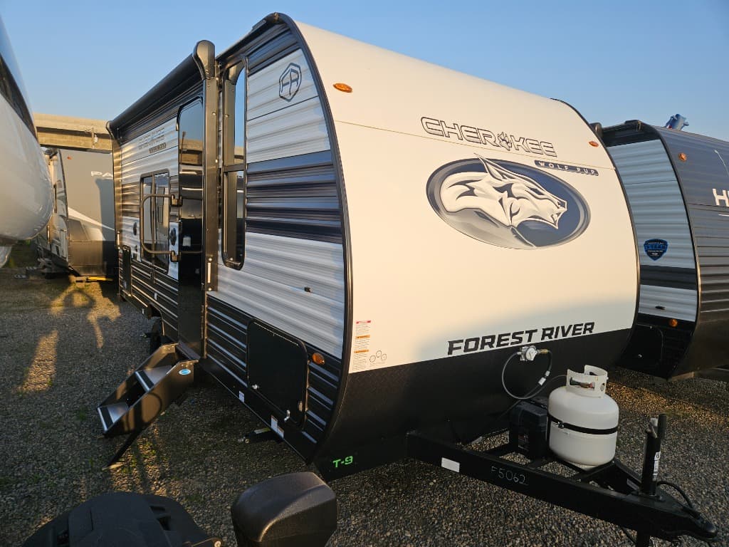 2025 Forest River Cherokee Wolf Pup 16FQW