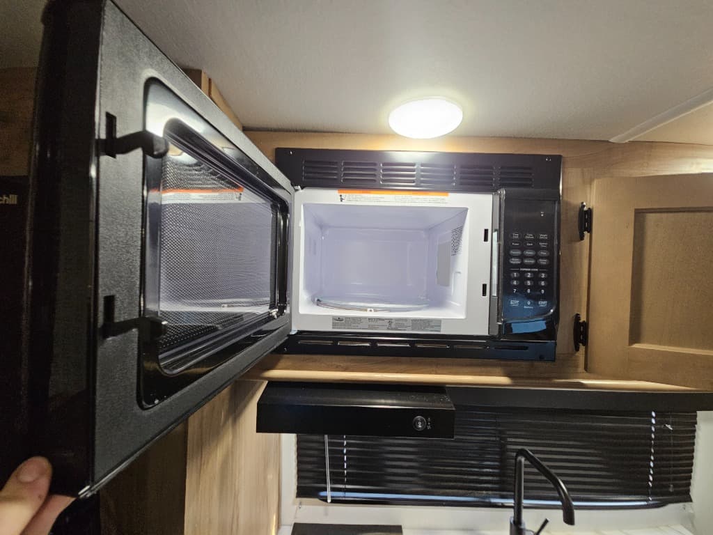 2025 Forest River 2025 Forest River Cherokee Wolf Pup - thumbnail 13