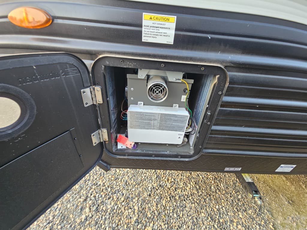 2025 Forest River 2025 Forest River Cherokee Wolf Pup - thumbnail 38