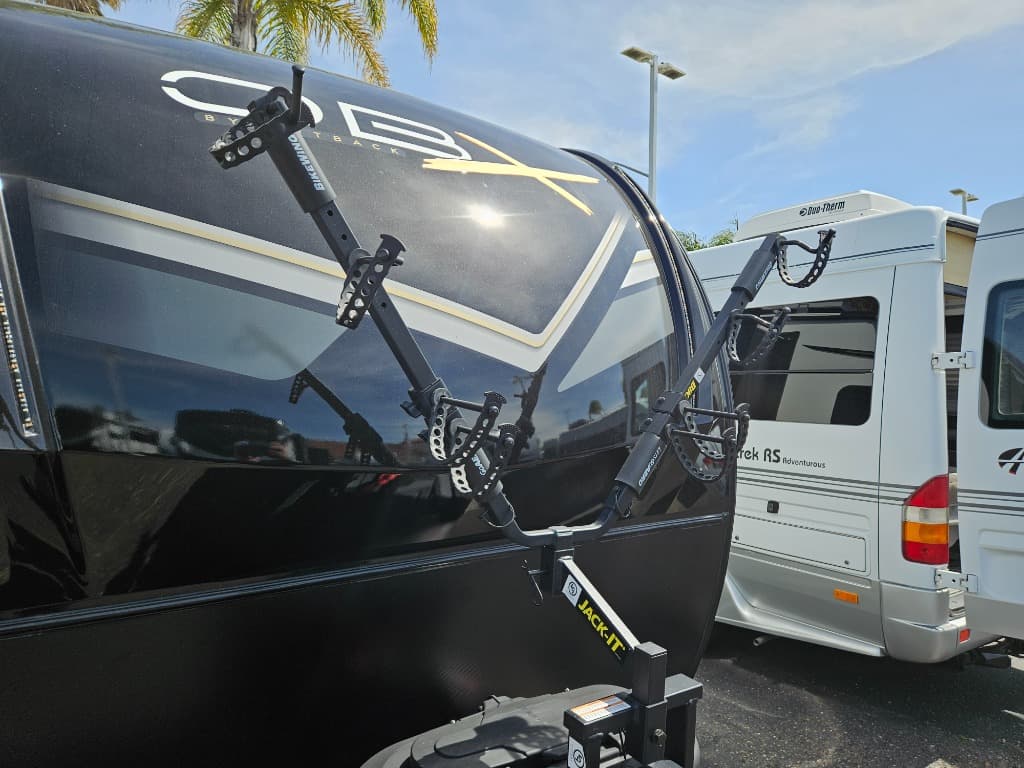 2025 Keystone RV 2025 Keystone RV Outback - thumbnail 10