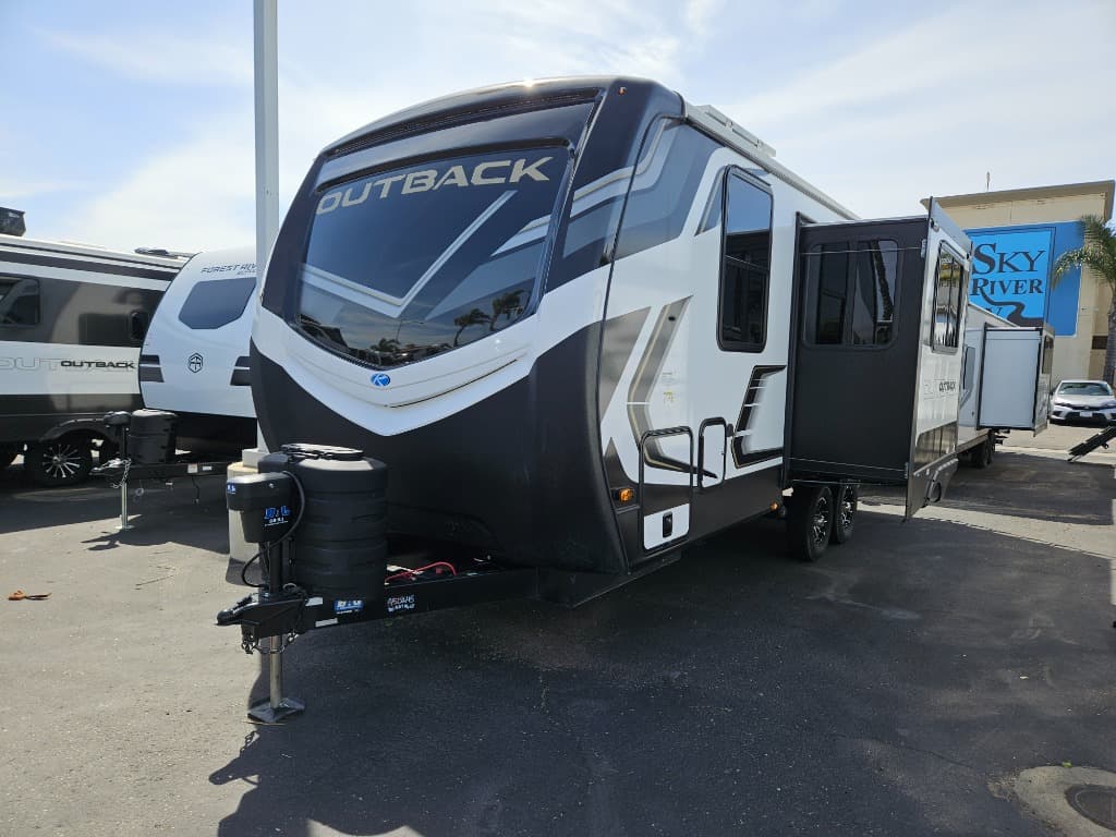 2025 Keystone RV 2025 Keystone RV Outback - thumbnail 5