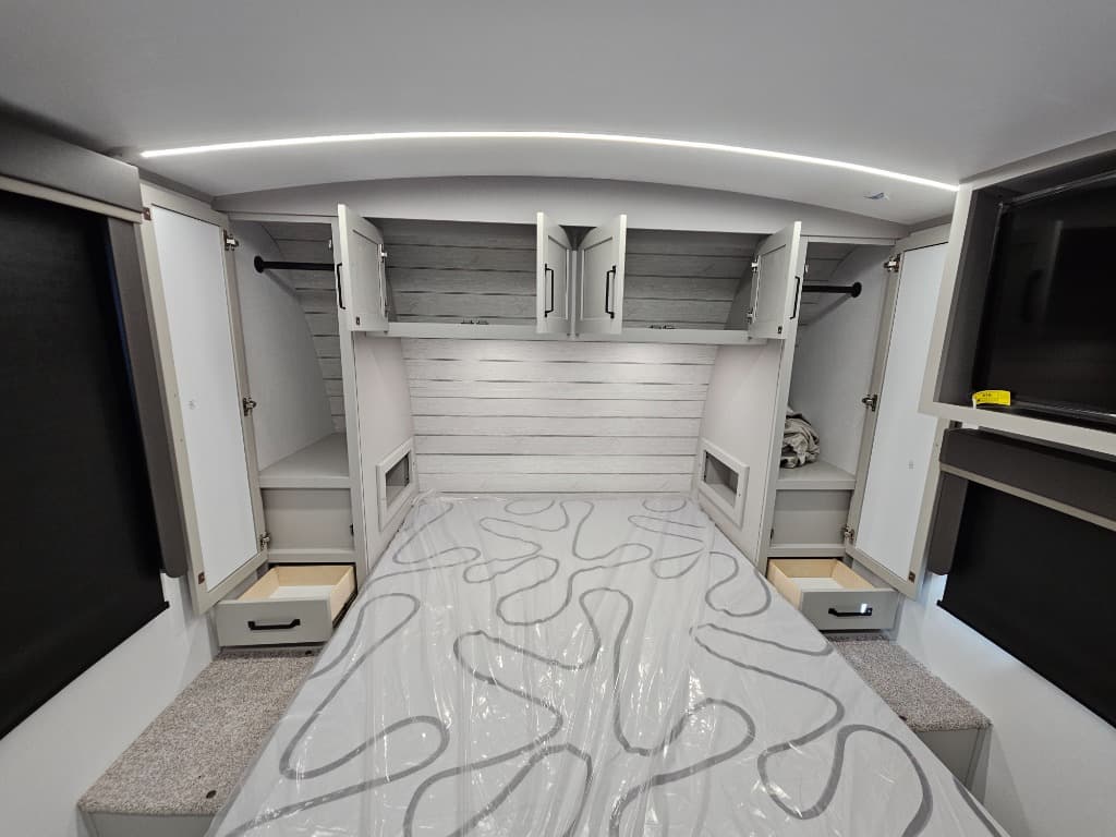 2025 Keystone RV 2025 Keystone RV Outback - thumbnail 11