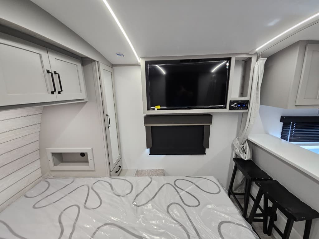 2025 Keystone RV 2025 Keystone RV Outback - thumbnail 14