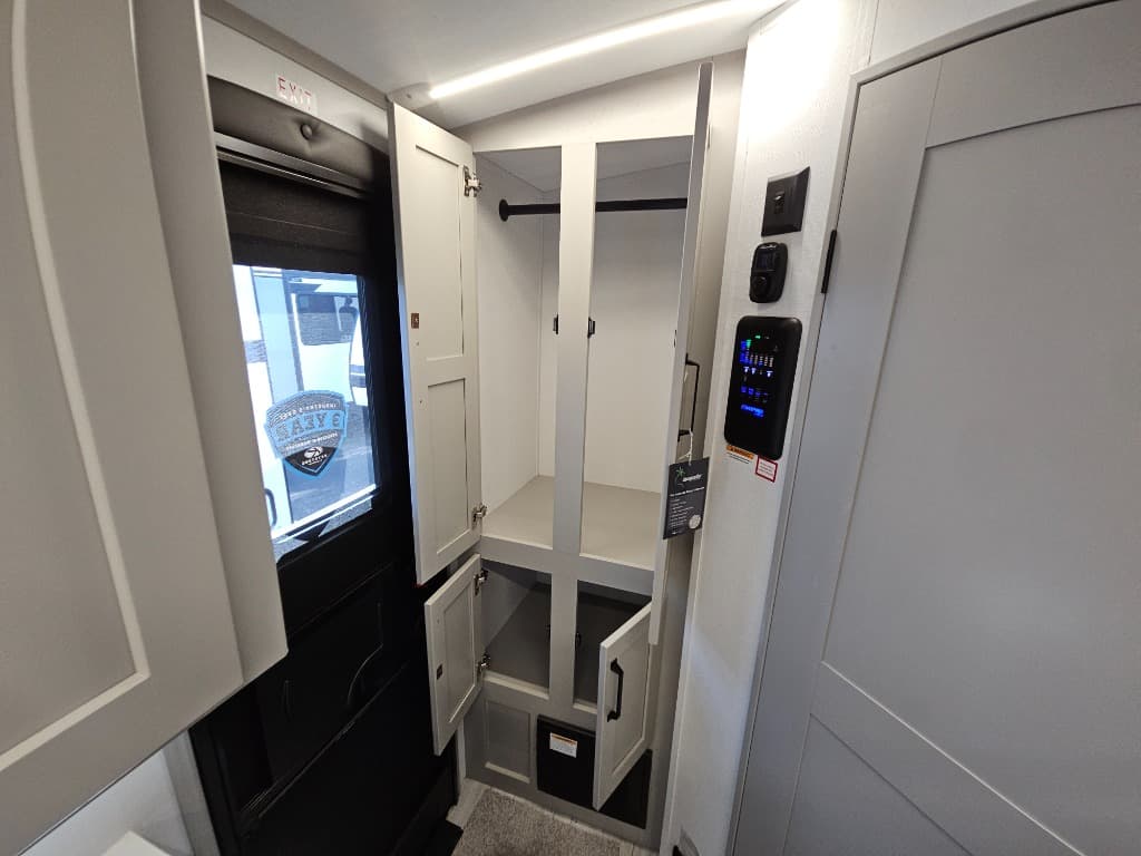 2025 Keystone RV 2025 Keystone RV Outback - thumbnail 37