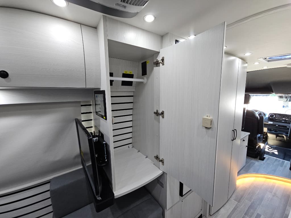 2025 Pleasure-Way 2025 Pleasure-Way Plateau - thumbnail 33