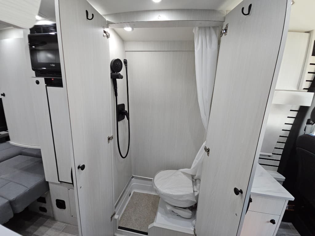 2025 Pleasure-Way 2025 Pleasure-Way Plateau - thumbnail 38