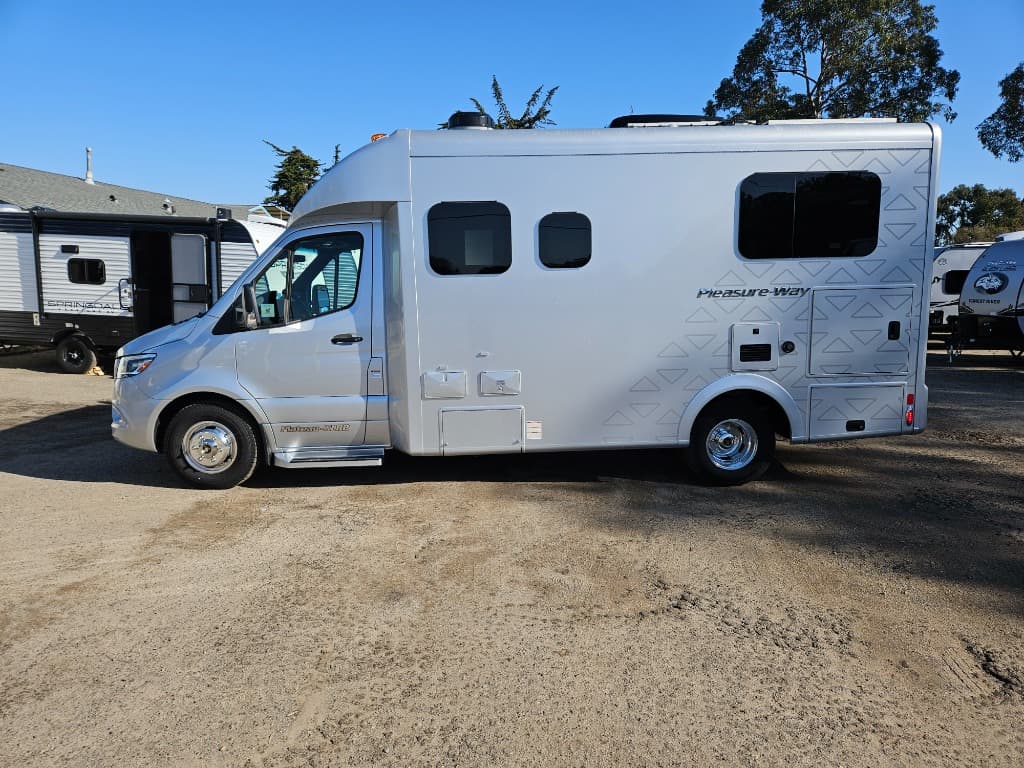 2025 Pleasure-Way 2025 Pleasure-Way Plateau - thumbnail 7