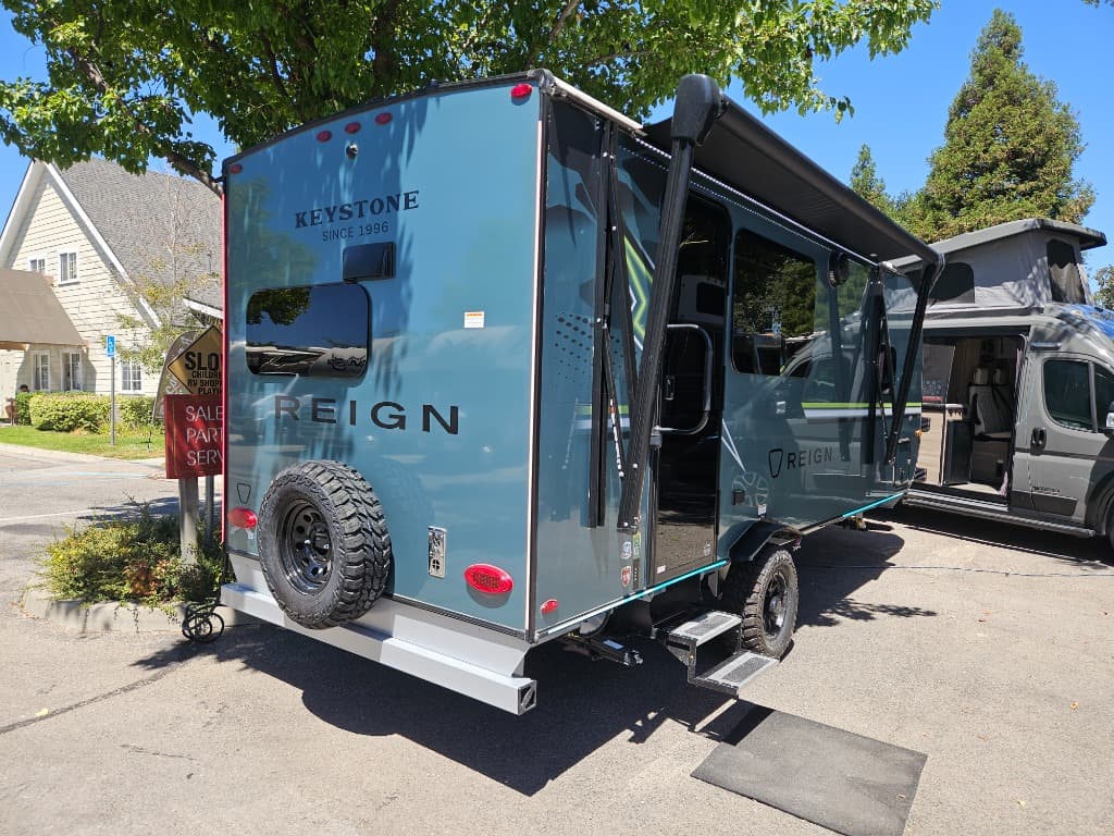 2026 Keystone RV 2026 Keystone RV Reign - thumbnail 3