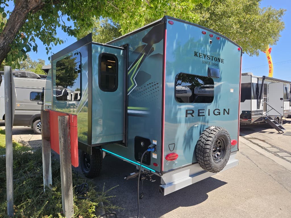 2026 Keystone RV 2026 Keystone RV Reign - thumbnail 5