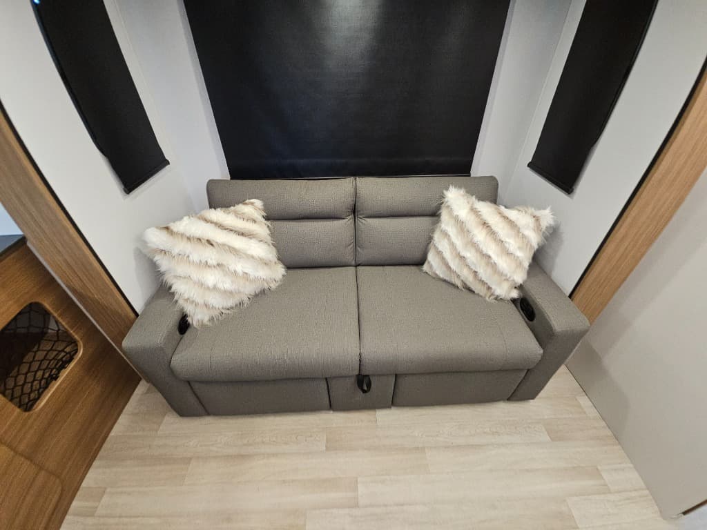 2026 Keystone RV 2026 Keystone RV Reign - thumbnail 27