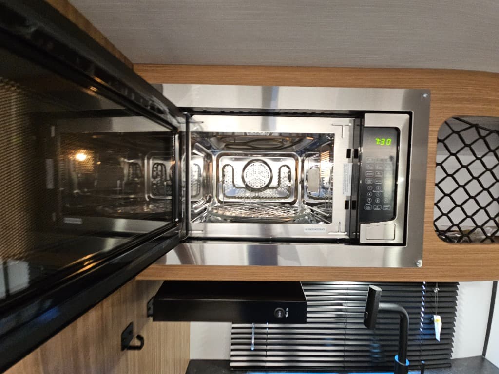 2026 Keystone RV 2026 Keystone RV Reign - thumbnail 25