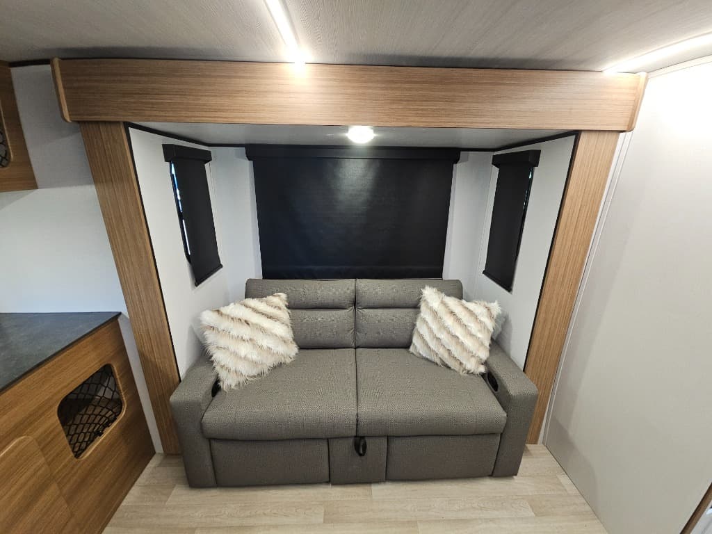 2026 Keystone RV 2026 Keystone RV Reign - thumbnail 30