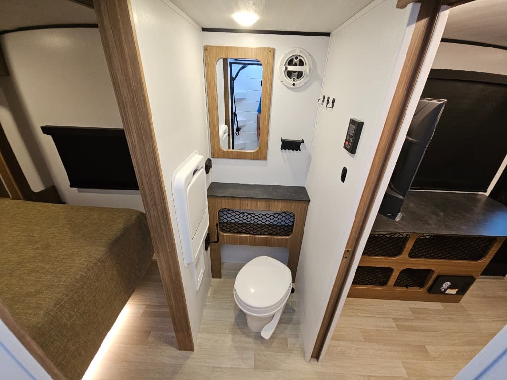 2026 Keystone RV 2026 Keystone RV Reign - thumbnail 35