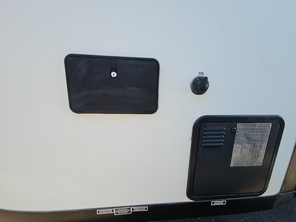 2020 Forest River 2020 Forest River Shockwave - thumbnail 18