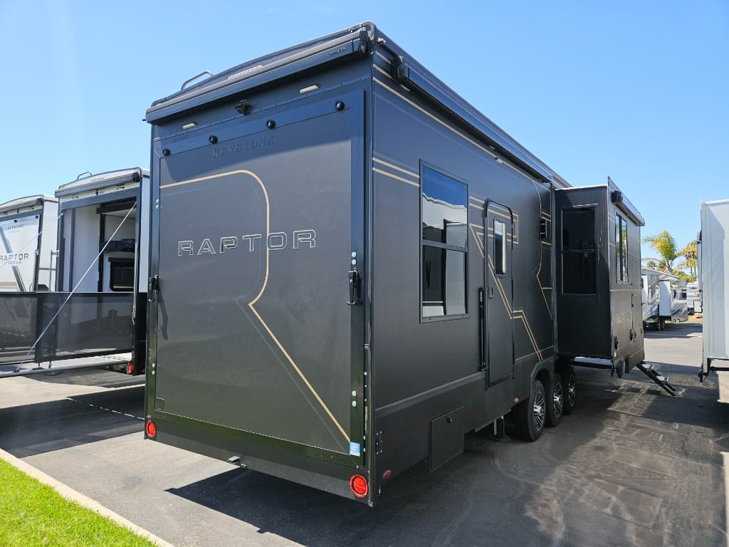2026 Keystone RV 2026 Keystone RV Raptor - thumbnail 3