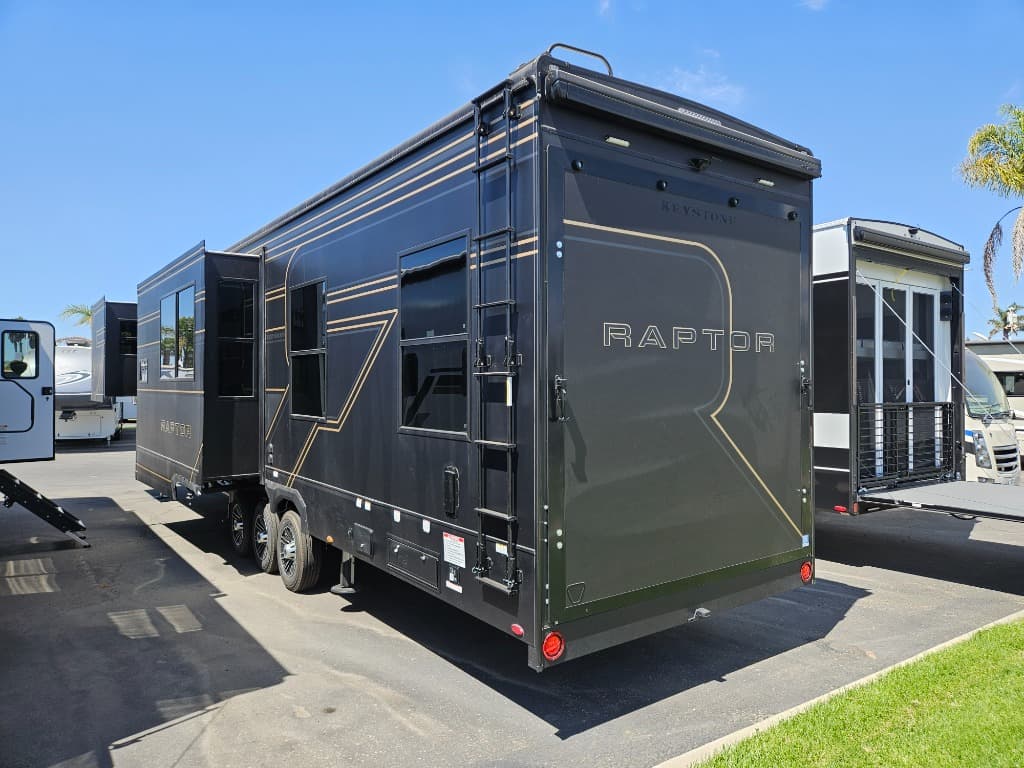 2026 Keystone RV 2026 Keystone RV Raptor - thumbnail 5