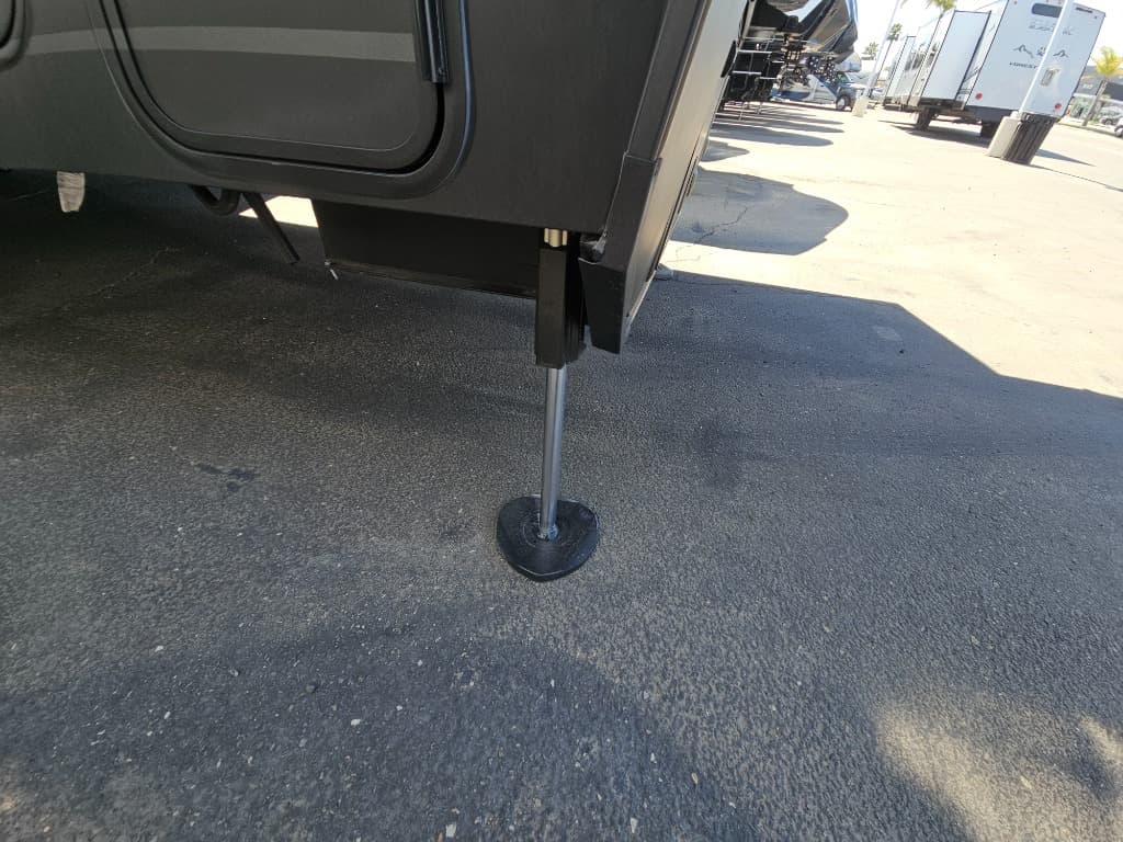 2026 Keystone RV 2026 Keystone RV Raptor - thumbnail 13