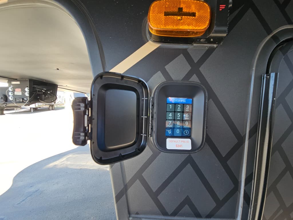 2026 Keystone RV 2026 Keystone RV Raptor - thumbnail 38