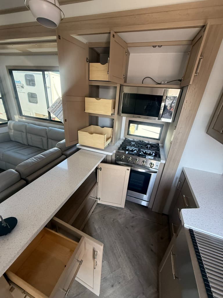 2026 Keystone RV 2026 Keystone RV Raptor - thumbnail 14